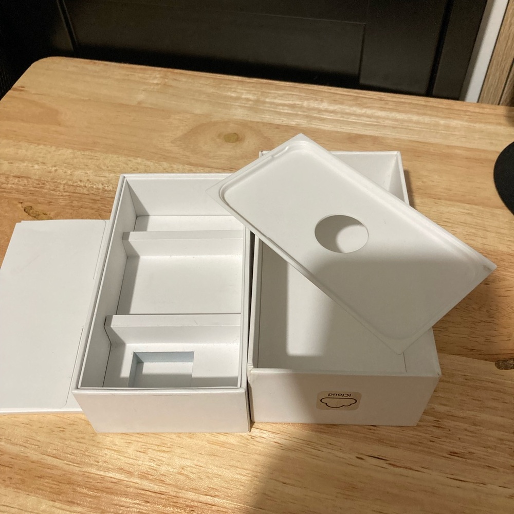Apple Box - Picture 5 of 8